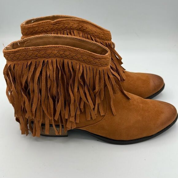 Qupid Shoes - Qupid Fringe booties Tan Size 10